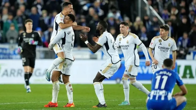 Real Madrid đấu với Alavés 01