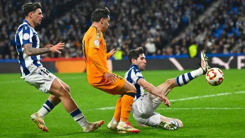 Real Sociedad đấu với Real Madrid 02