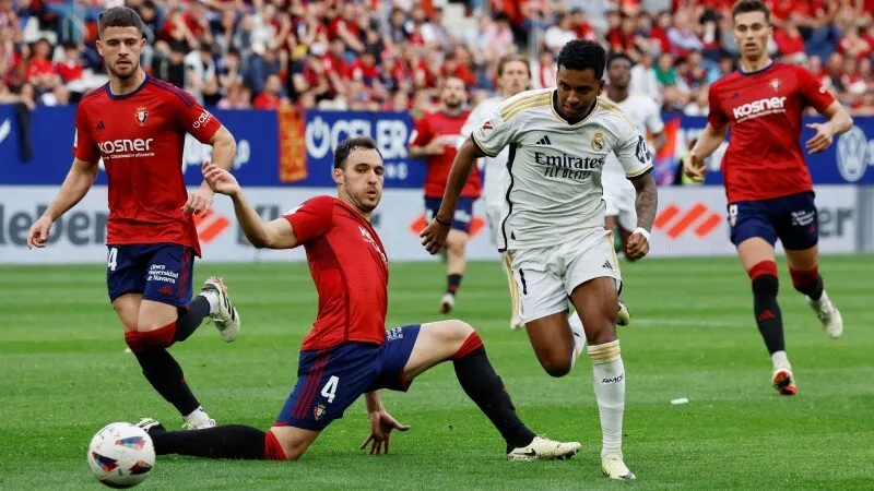 Osasuna đấu với Real Madrid 01